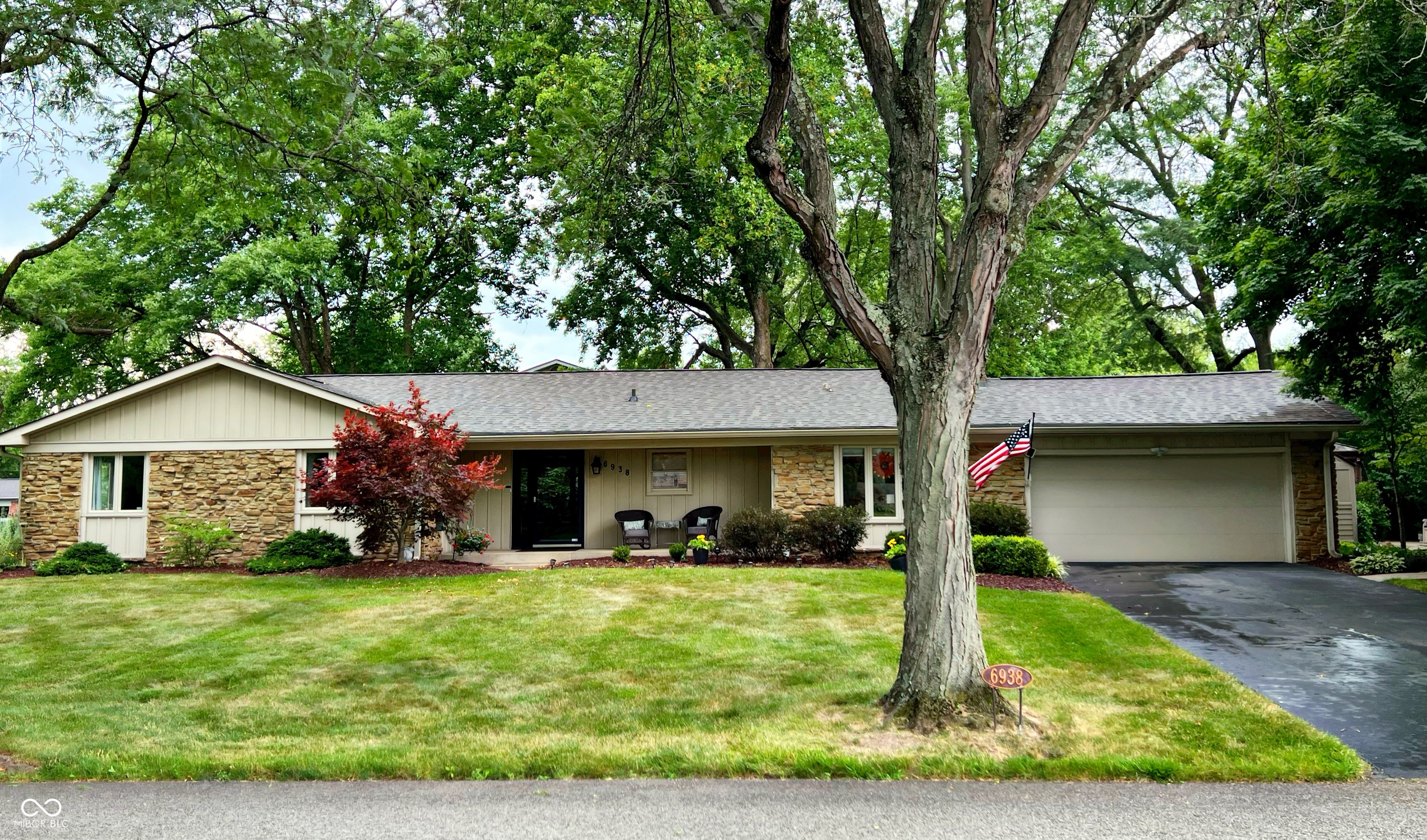 6938 Grosvenor Place Indianapolis IN 46220