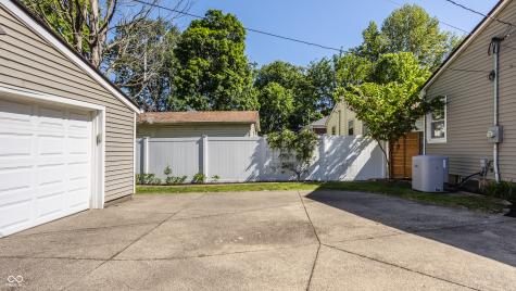 6140 Rosslyn Avenue Indianapolis IN 46220