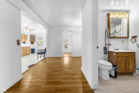 1620 Jonesville Road Columbus IN 47201