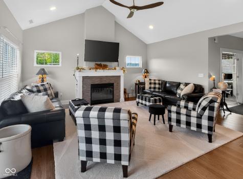 1069 Forest Glen Drive Greenfield IN 46140