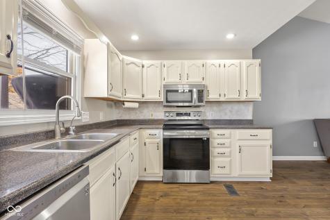 3277 Muriel Place Columbus IN 47203