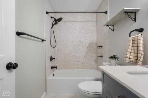 3277 Muriel Place Columbus IN 47203