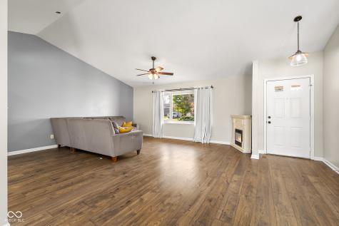 3277 Muriel Place Columbus IN 47203