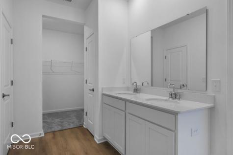 11021 Dressage Way Indianapolis IN 46239
