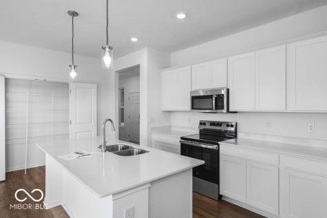 11021 Dressage Way Indianapolis IN 46239