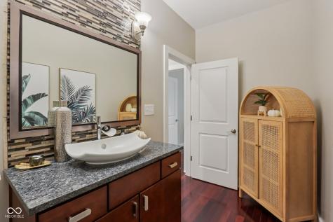 8418 N College Avenue Indianapolis IN 46240