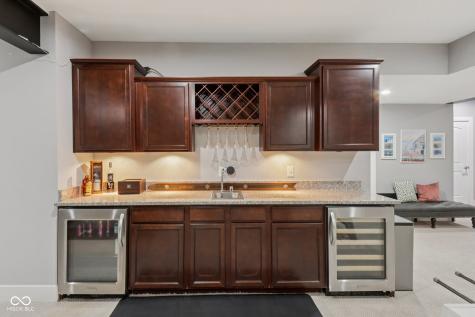 8418 N College Avenue Indianapolis IN 46240