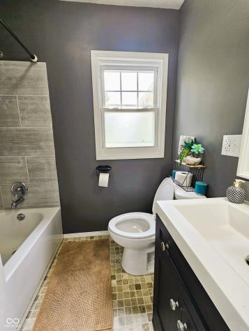 2002 E Highland Avenue Muncie IN 47303