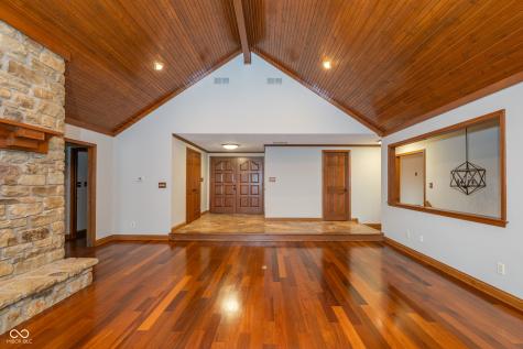 8649 Bay Colony Drive Indianapolis IN 46234