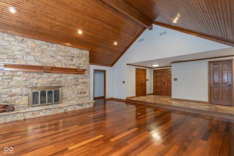 8649 Bay Colony Drive Indianapolis IN 46234