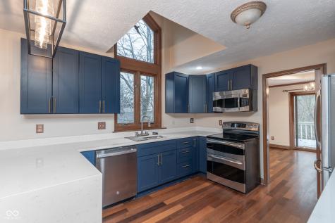8649 Bay Colony Drive Indianapolis IN 46234