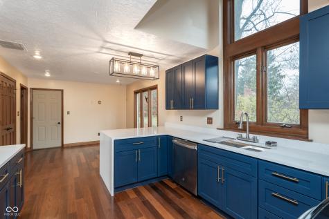 8649 Bay Colony Drive Indianapolis IN 46234