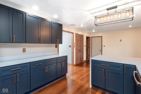 8649 Bay Colony Drive Indianapolis IN 46234