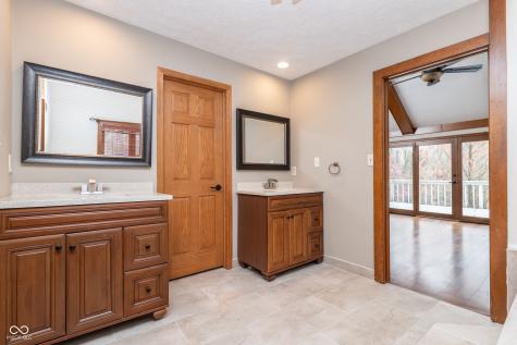 8649 Bay Colony Drive Indianapolis IN 46234