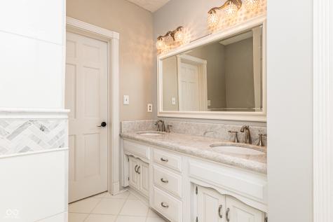 8649 Bay Colony Drive Indianapolis IN 46234