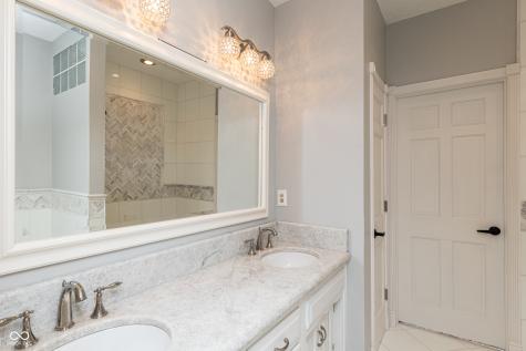 8649 Bay Colony Drive Indianapolis IN 46234
