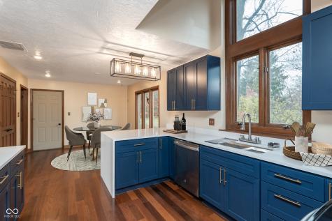 8649 Bay Colony Drive Indianapolis IN 46234