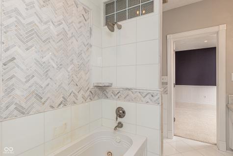 8649 Bay Colony Drive Indianapolis IN 46234
