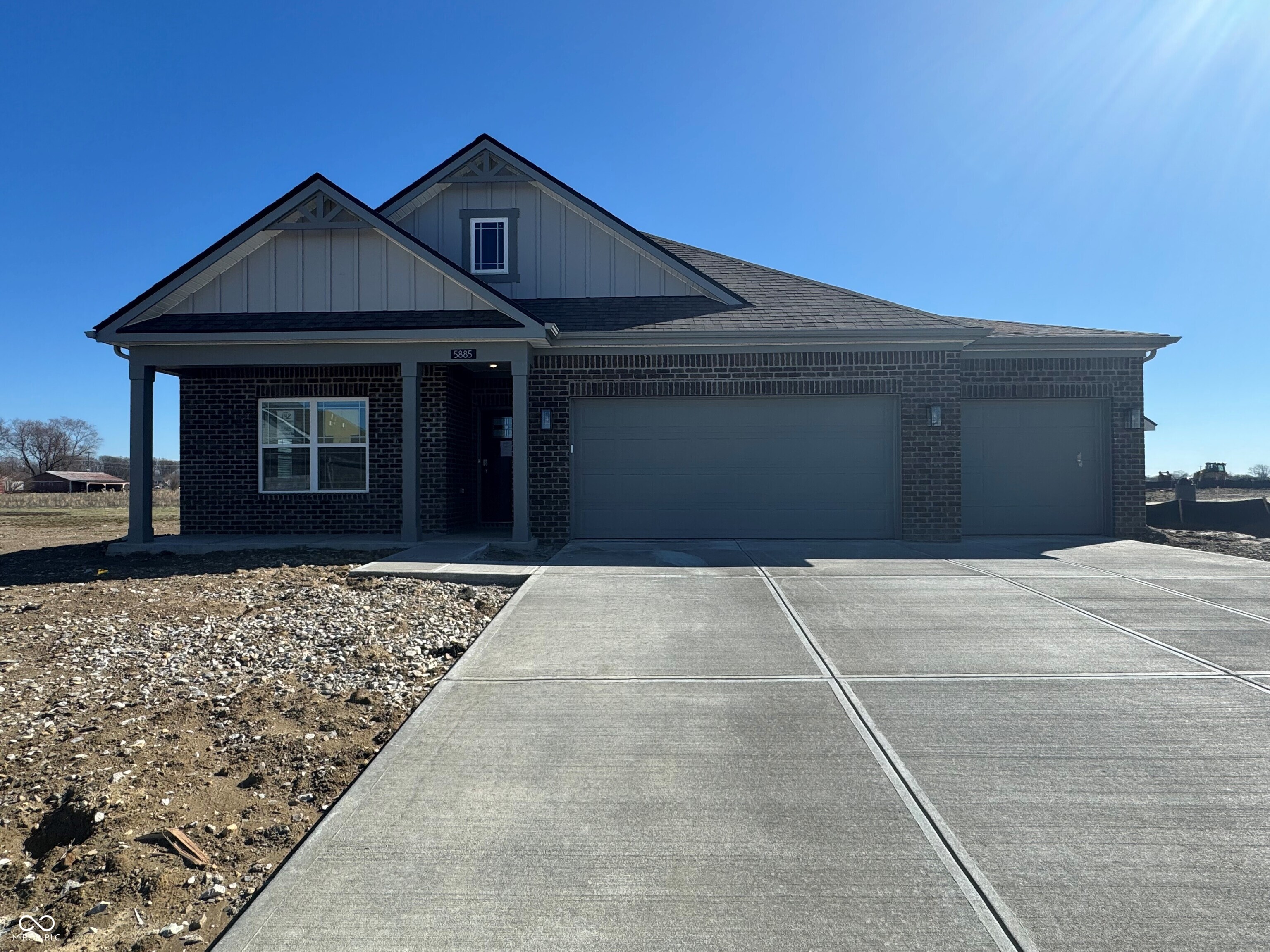 5885 Norfolk Row Greenwood IN 46143