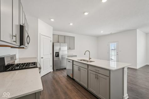 5885 Norfolk Row Greenwood IN 46143