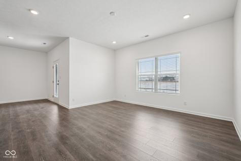 5885 Norfolk Row Greenwood IN 46143