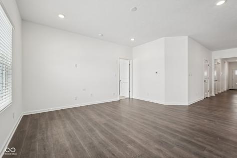 5885 Norfolk Row Greenwood IN 46143