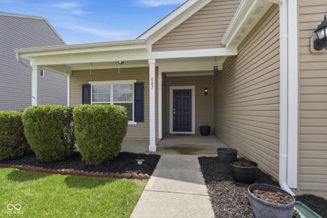 887 Sommersweet Run Greenwood IN 46143