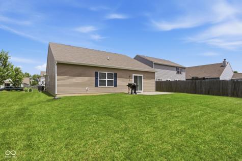 887 Sommersweet Run Greenwood IN 46143
