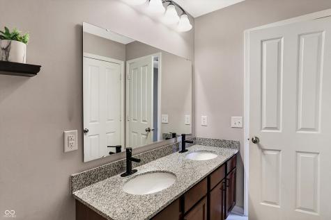5606 Sly Fox Lane Indianapolis IN 46237