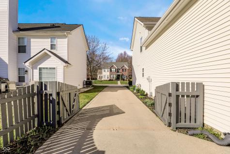 18042 Kinder Oak Drive Noblesville IN 46062