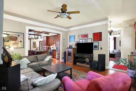170 E Ash Street Zionsville IN 46077