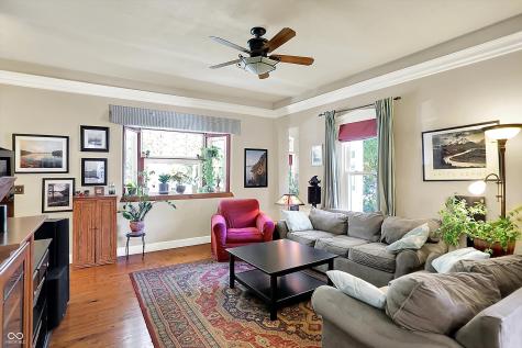 170 E Ash Street Zionsville IN 46077