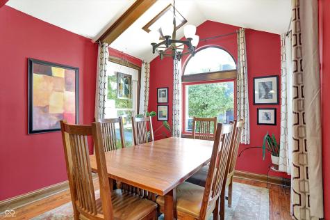 170 E Ash Street Zionsville IN 46077