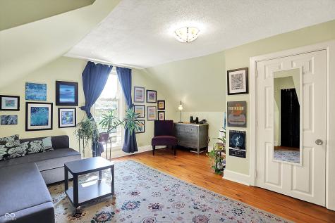 170 E Ash Street Zionsville IN 46077