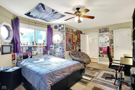170 E Ash Street Zionsville IN 46077