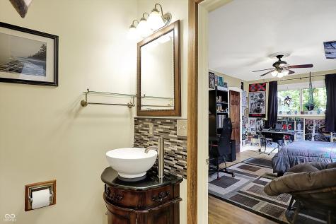 170 E Ash Street Zionsville IN 46077