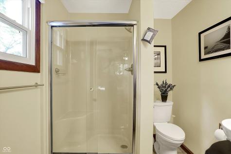 170 E Ash Street Zionsville IN 46077