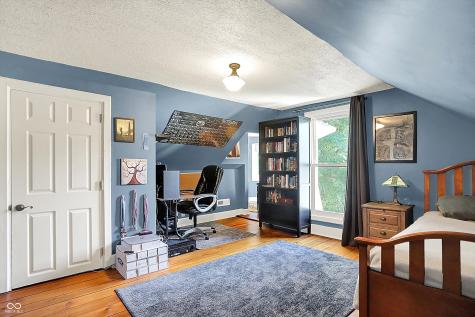 170 E Ash Street Zionsville IN 46077
