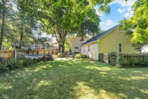 170 E Ash Street Zionsville IN 46077