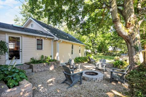 170 E Ash Street Zionsville IN 46077