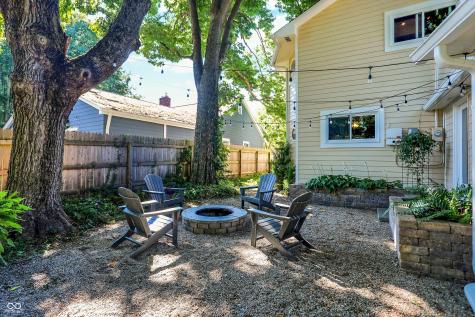 170 E Ash Street Zionsville IN 46077