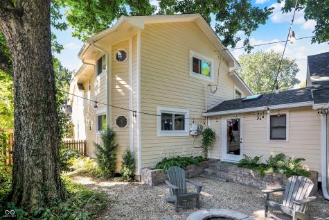 170 E Ash Street Zionsville IN 46077