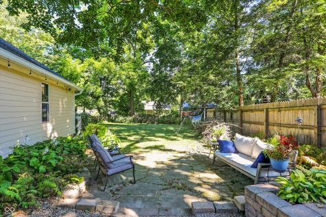 170 E Ash Street Zionsville IN 46077