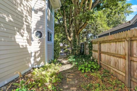 170 E Ash Street Zionsville IN 46077