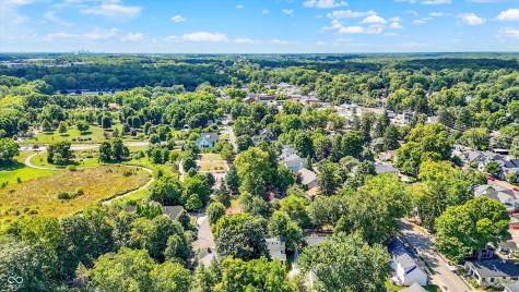 170 E Ash Street Zionsville IN 46077