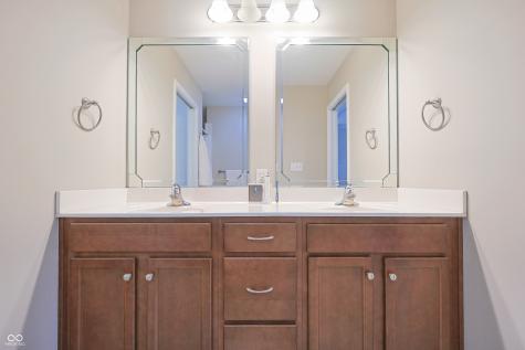 1893 Buckthorn Drive Columbus IN 47201