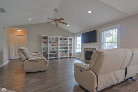 1893 Buckthorn Drive Columbus IN 47201