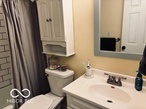 502 Winding Trail Greenwood IN 46142