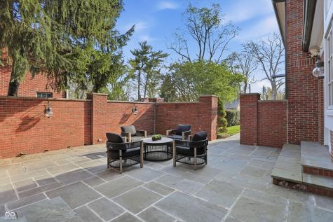 5273 N Illinois Street Indianapolis IN 46208