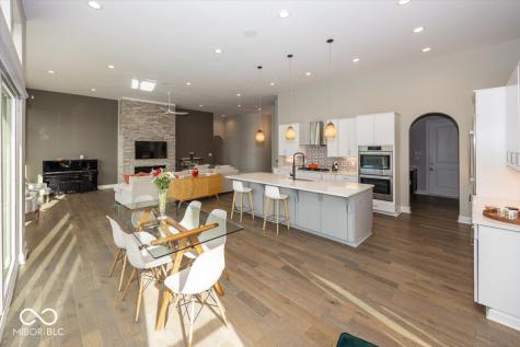 4305 Prairie Falcon Drive Zionsville IN 46077